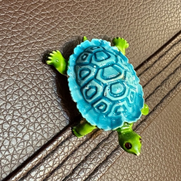 1  3/4” Turtle Tortoise Brooch Midcentury Modern Vintage - Picture 10 of 11